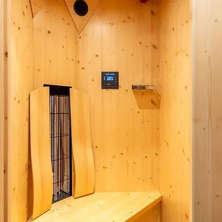With 2 Bedrooms *