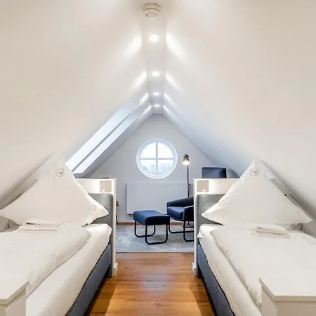 With 2 Bedrooms بيت للعطل *